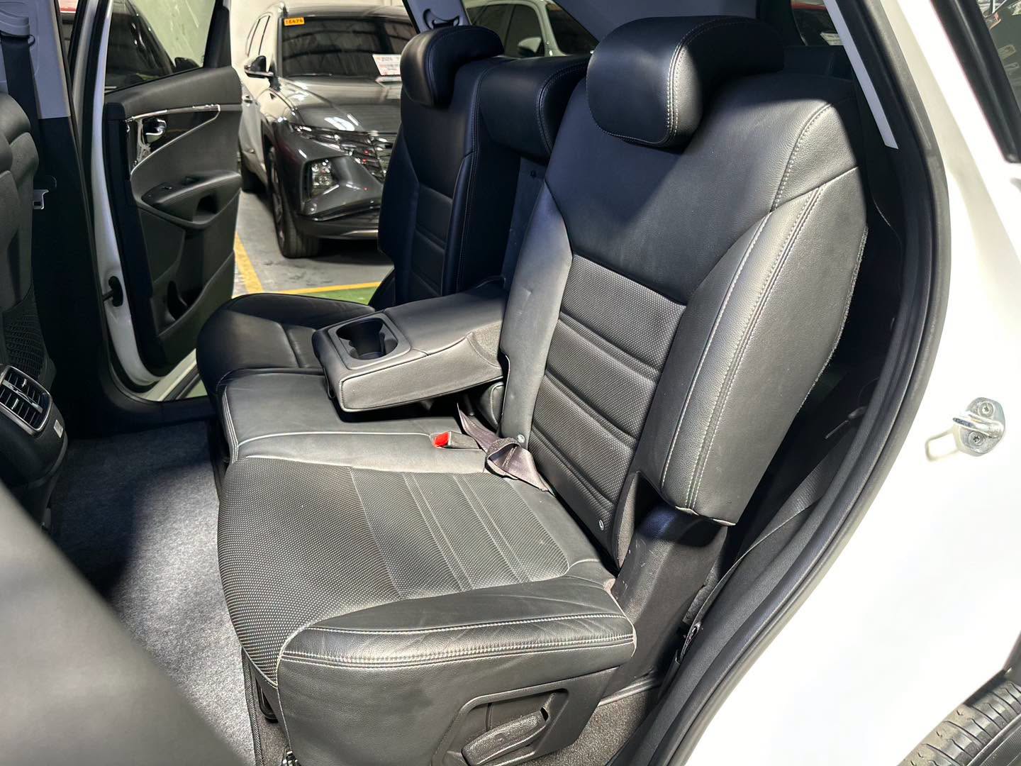 2019 KIA SORENTO 2.2 EX AT DIESEL - Image 2