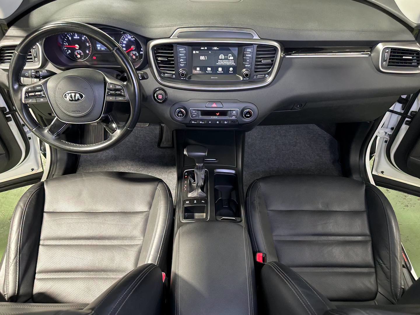2019 KIA SORENTO 2.2 EX AT DIESEL - Image 8