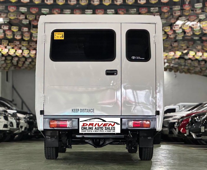 2026 TOYOTA HILUX TAMARAW 2.4 FX DUAL AC MANUAL DIESEL - Image 8