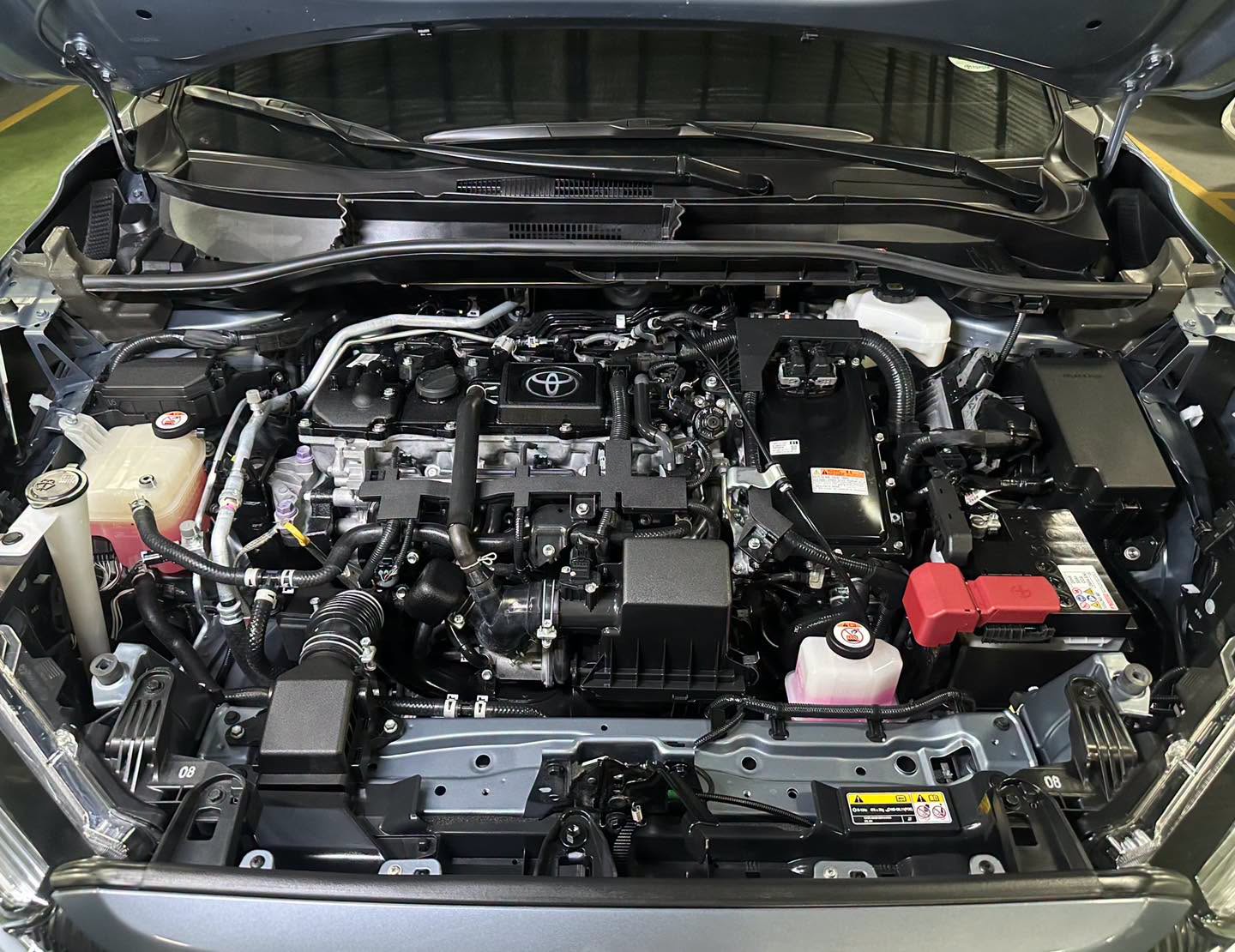 2025 TOYOTA COROLLA CROSS 1.8 G HEV CVT AT HYBRID - Image 8