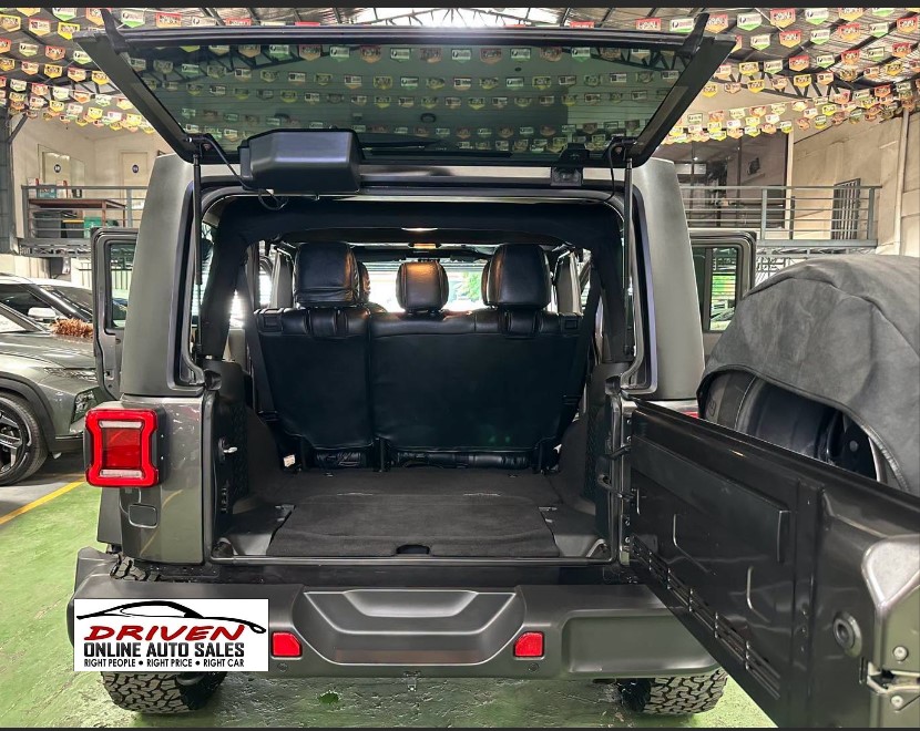 2017 JEEP WRANGLER JK UNLIMITED SPORT 3.6L V6 4x4 AT GAS - Image 5