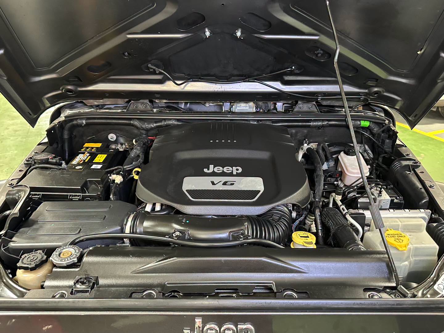 2017 JEEP WRANGLER JK UNLIMITED SPORT 3.6L V6 4x4 AT GAS - Image 8