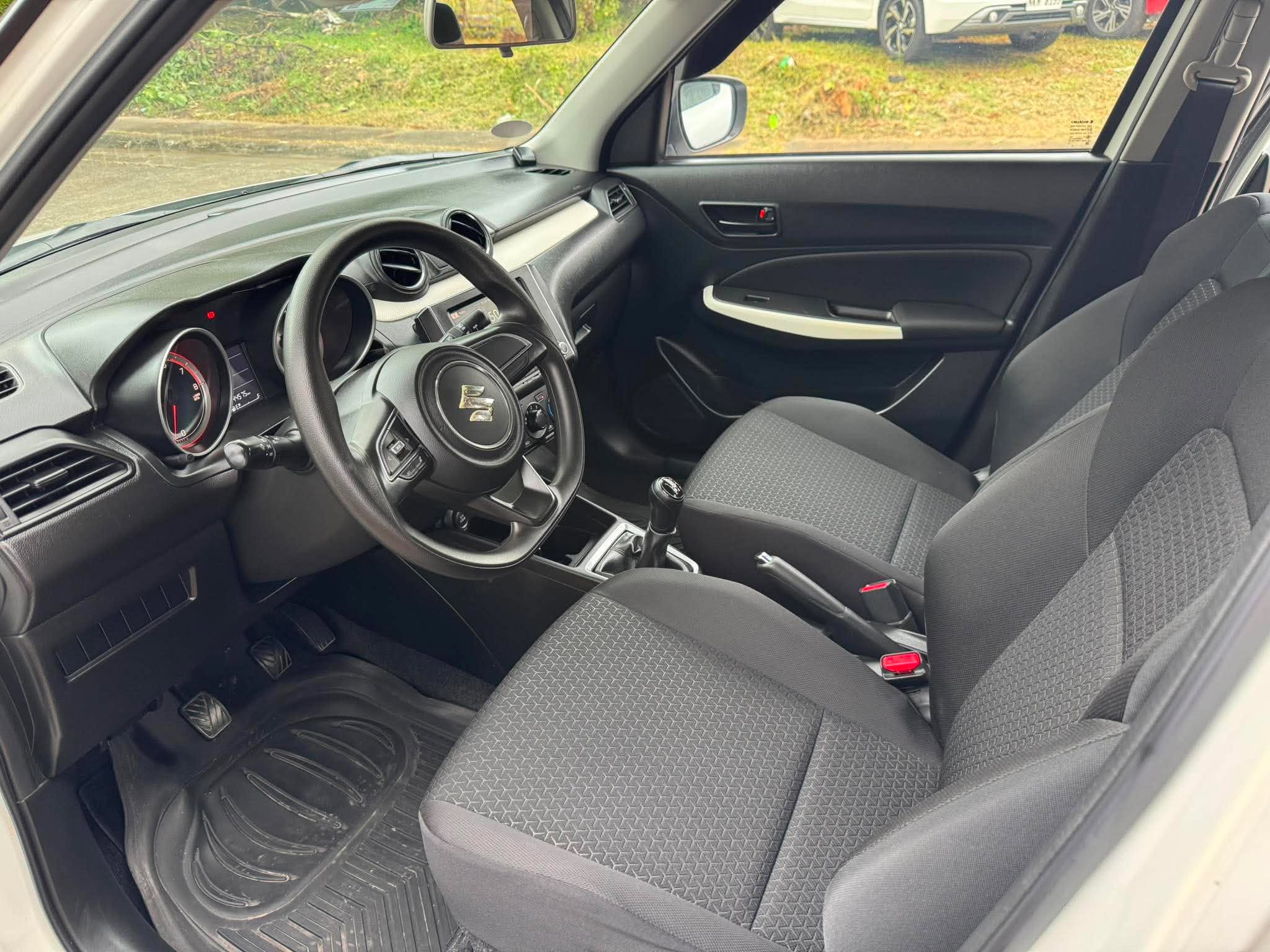 2019 SUZUKI SWIFT GL MANUAL GAS NEC9642 - Image 5