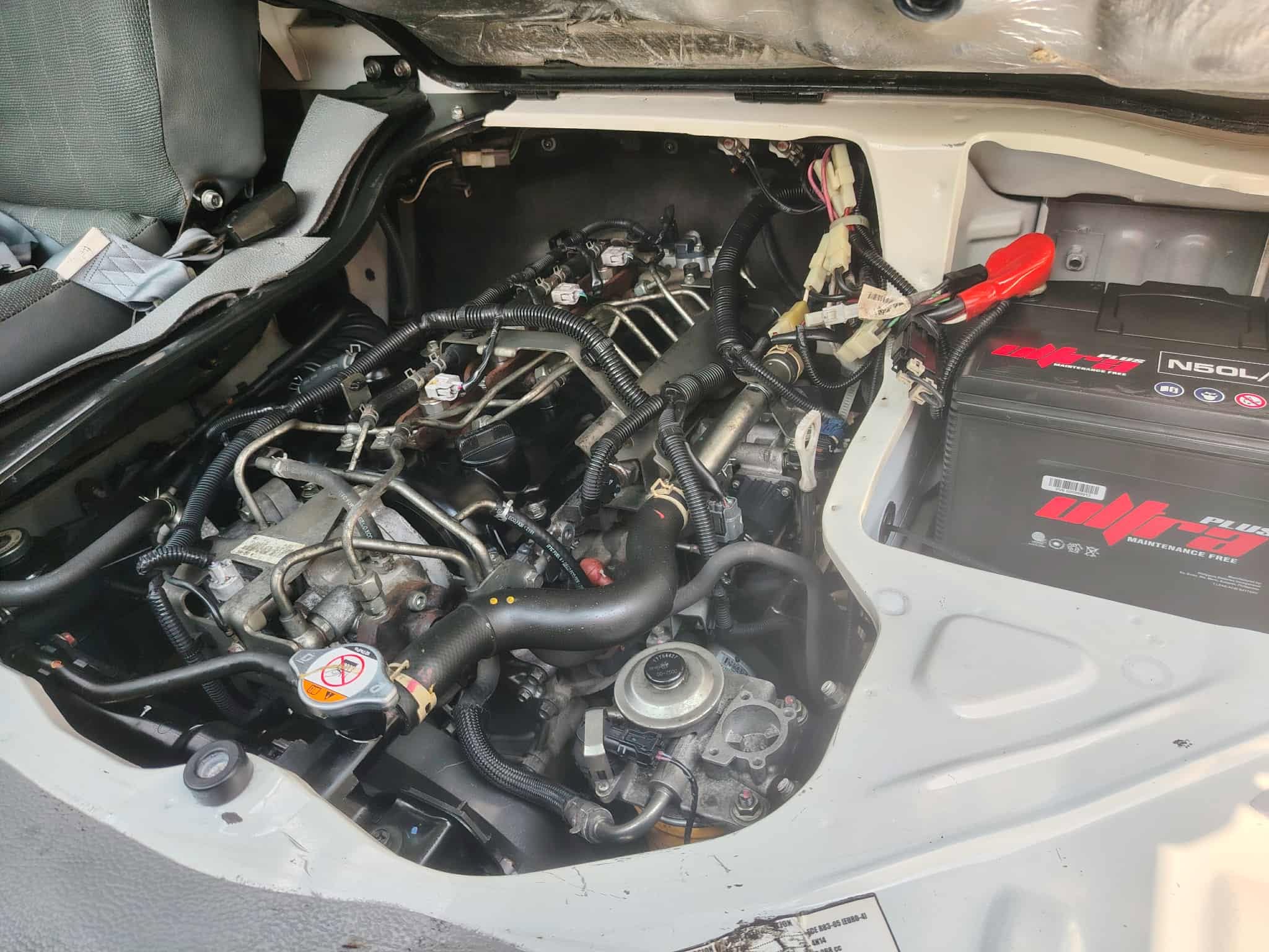2024 MITSUBISHI L300 FB EXCEED DUAL AC EURO 4 MT DIESEL - Image 6