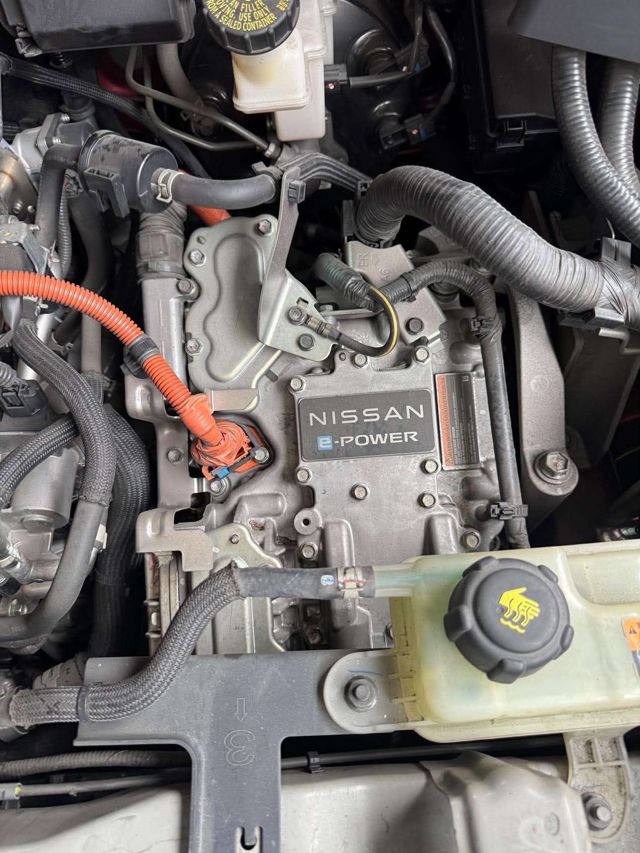 2023 NISSAN KICKS HYBRID AT GAS - Image 5