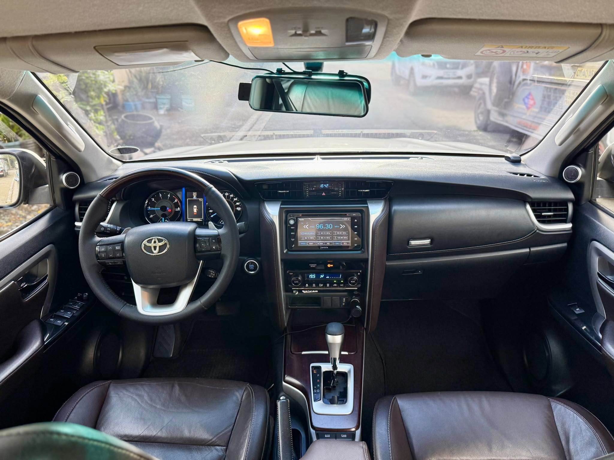 2017 TOYOTA FORTUNER V 4X2 AT DIESEL (NAD4241) - Image 2