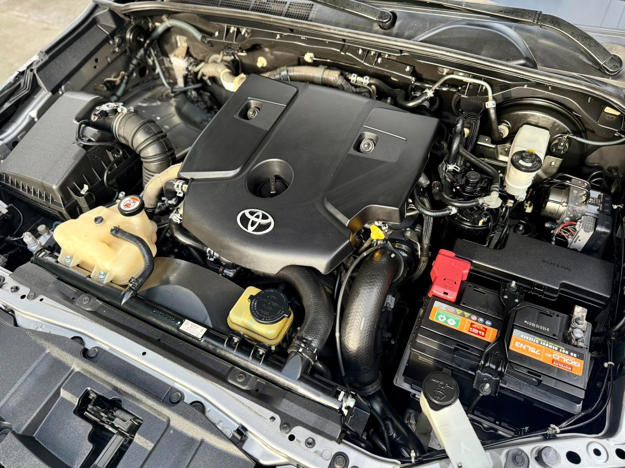 2017 TOYOTA FORTUNER V 4X2 AT DIESEL (NAD4241) - Image 4