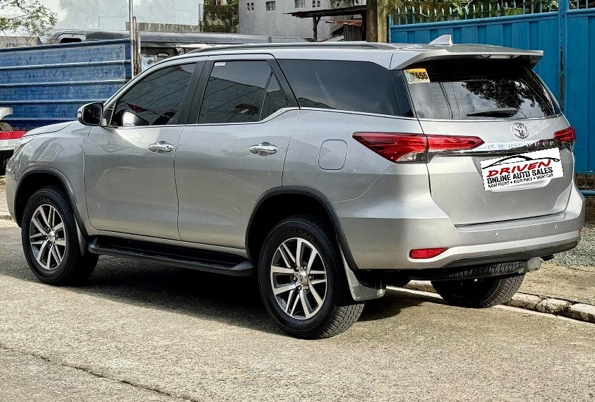 2017 TOYOTA FORTUNER V 4X2 AT DIESEL (NAD4241) - Image 5