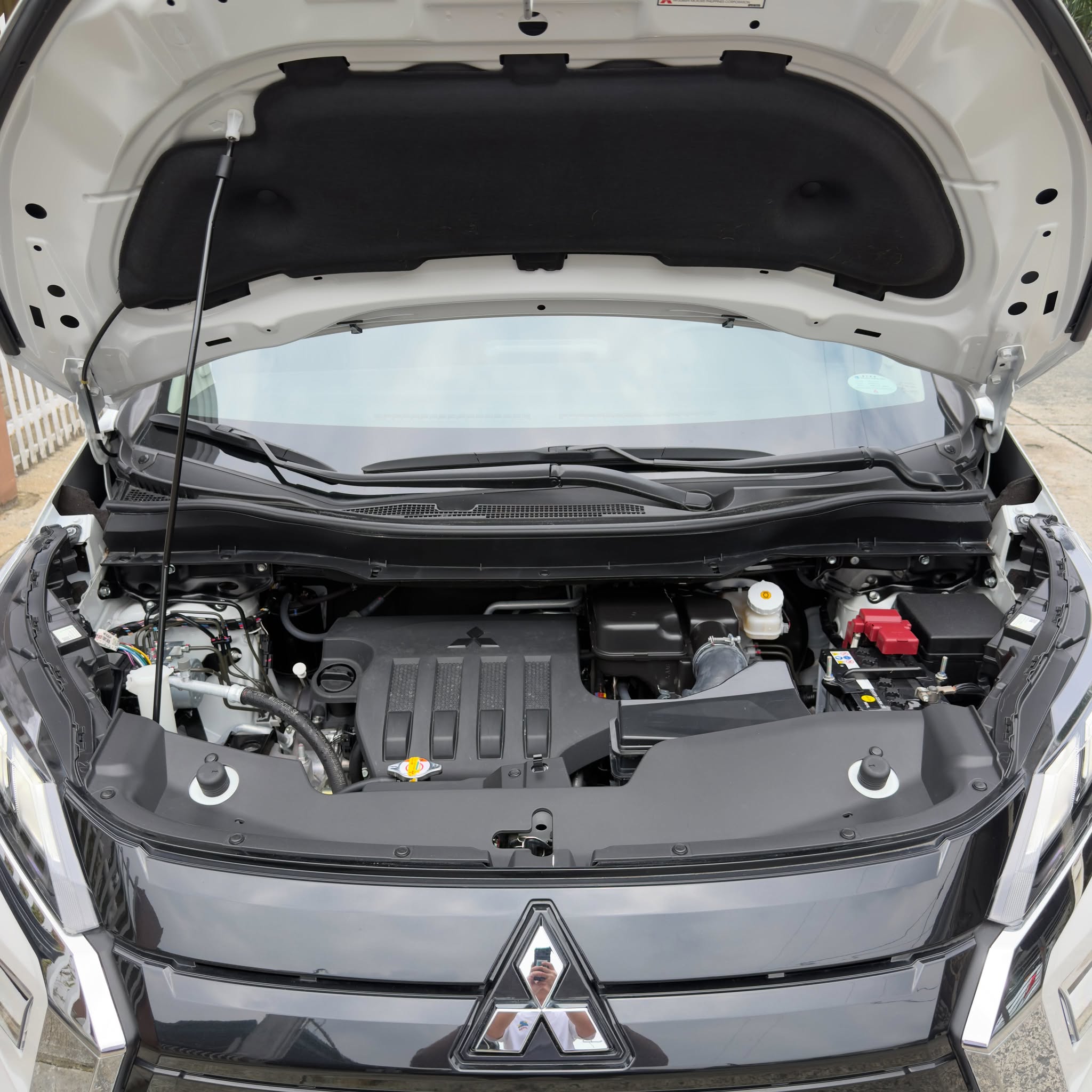 2025 MITSUBISHI XPANDER GLS AT GAS (NKS6980) - Image 8