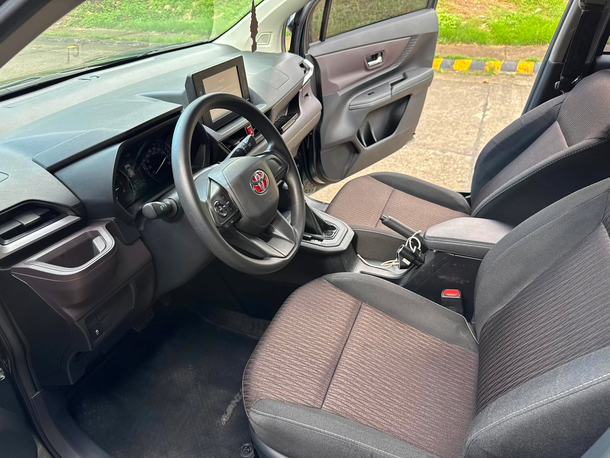 2025 TOYOTA AVANZA G 1.5 AT GAS (DBS7661) - Image 4