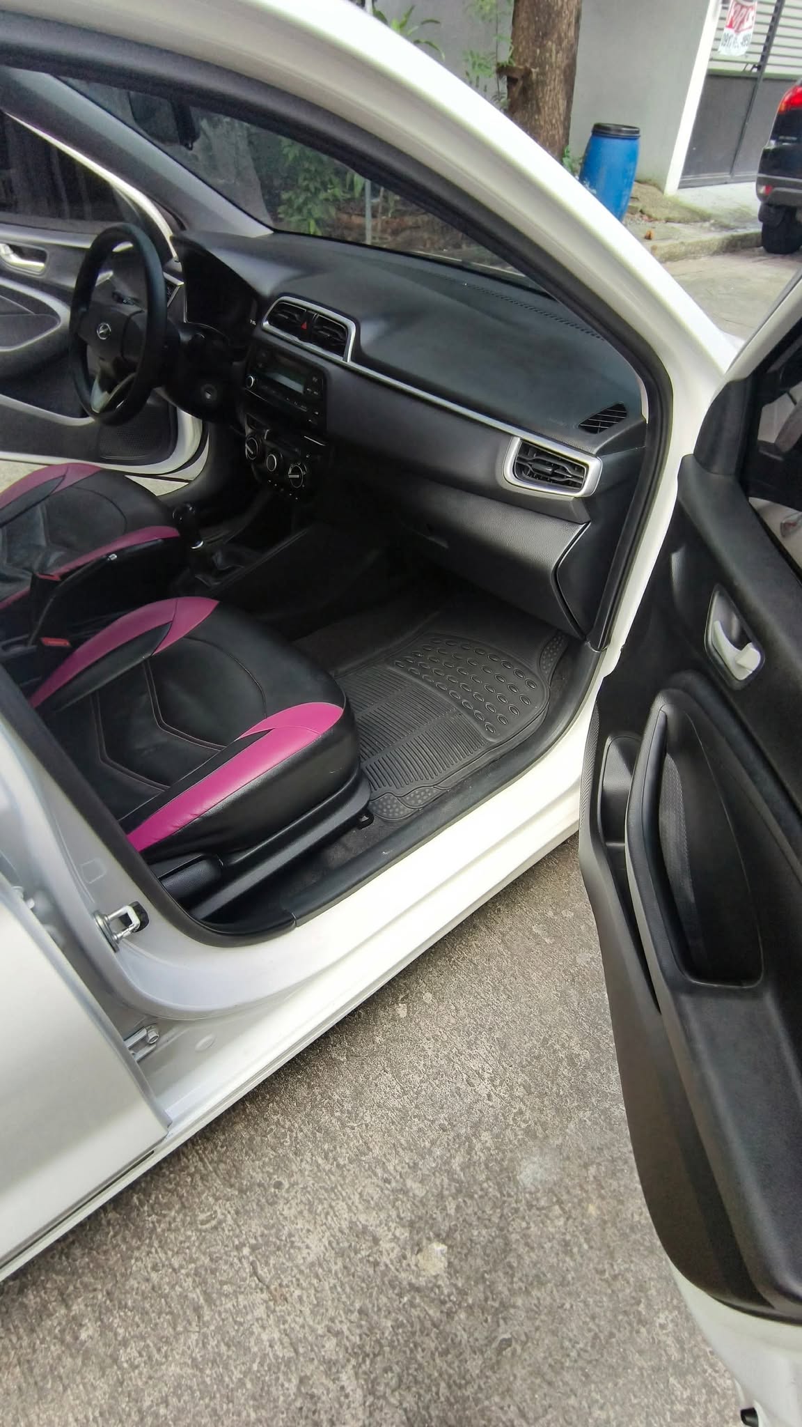 2019 HYUNDAI REINA 1.4 GL MANUAL GAS - Image 4