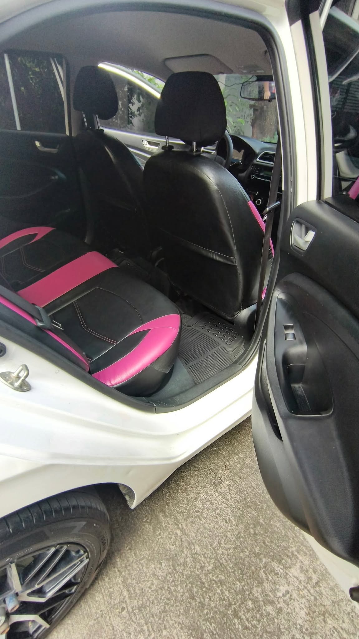 2019 HYUNDAI REINA 1.4 GL MANUAL GAS - Image 5